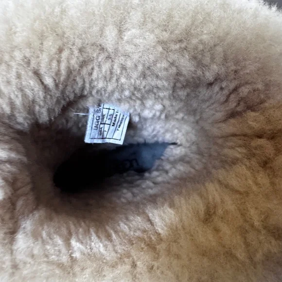 UGG Maylin Shearling Boots - Picture 9 of 9